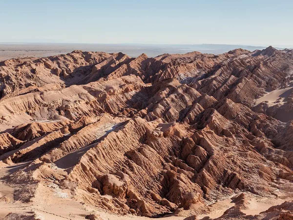 Crestas de la Cordillera de la Sal moldeadas por el viento